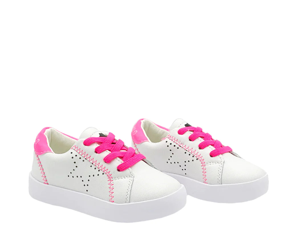 Izzy Sneaker
